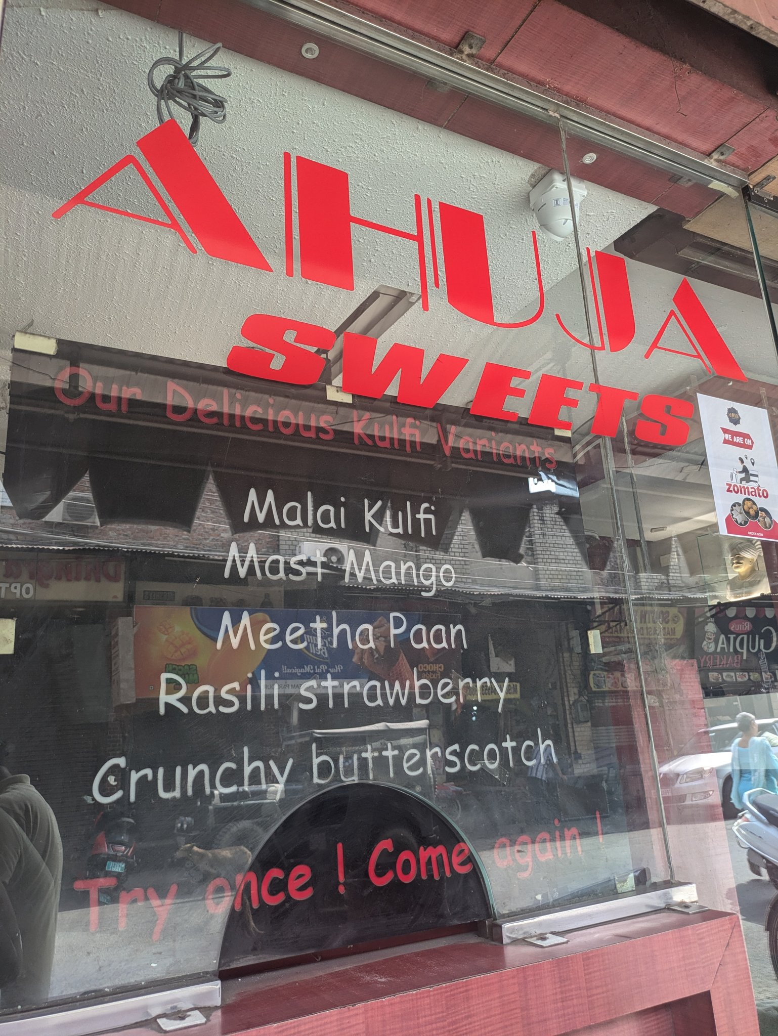 ラッシーの人気店 Ahuja Lassi
