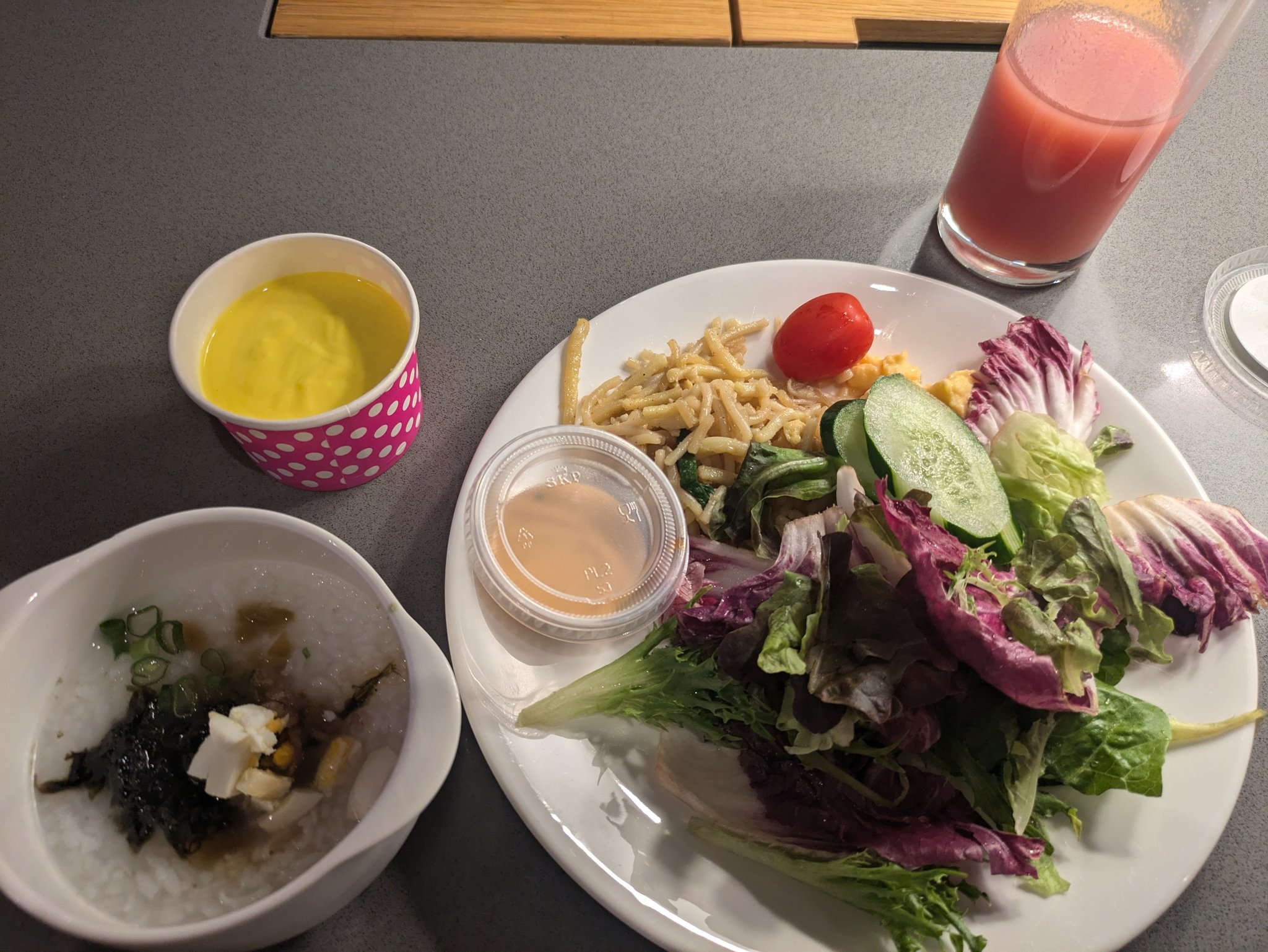 Ambassador Transit Lounge の朝食