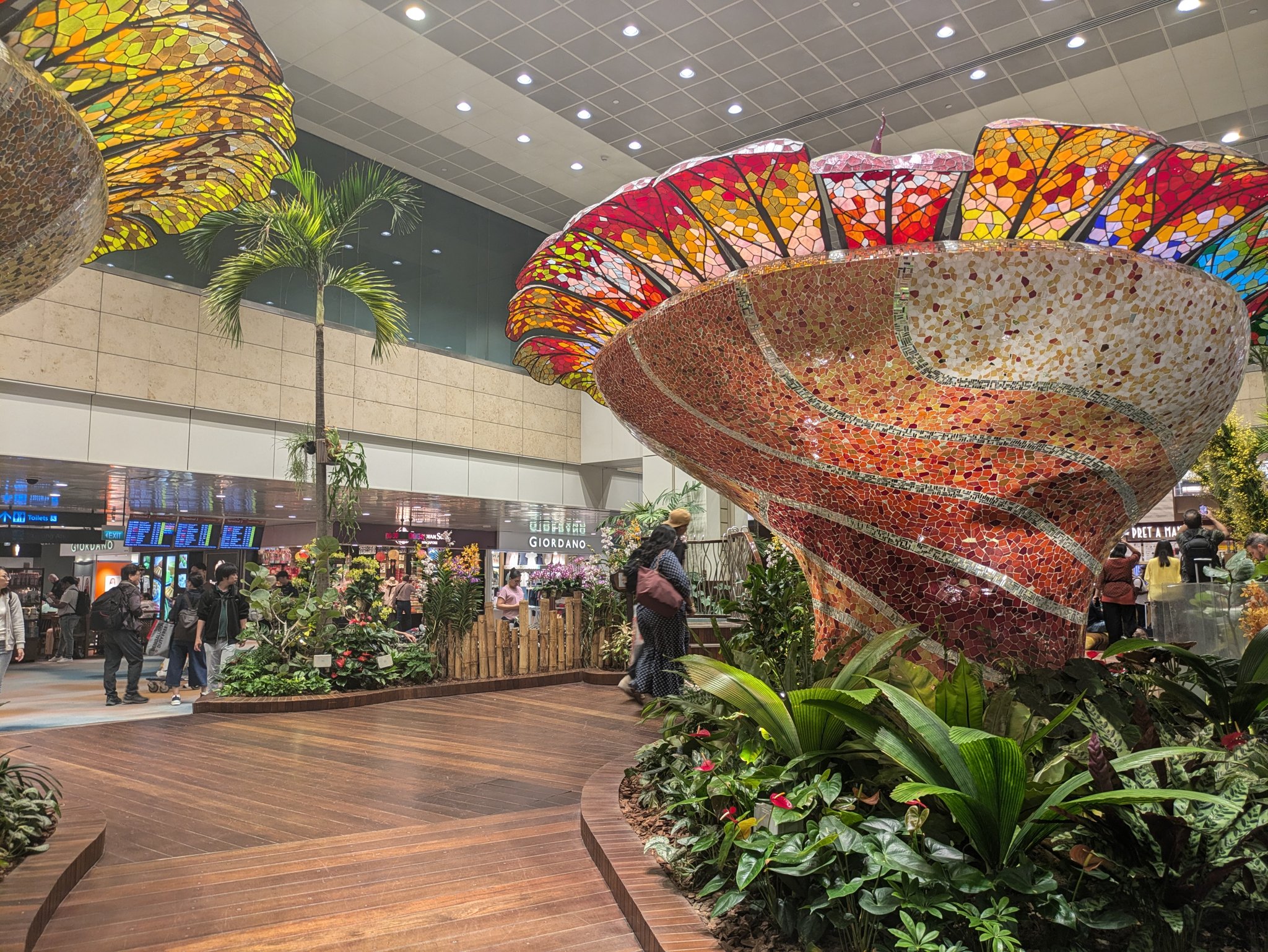 チャンギ空港のターミナルの中の庭園