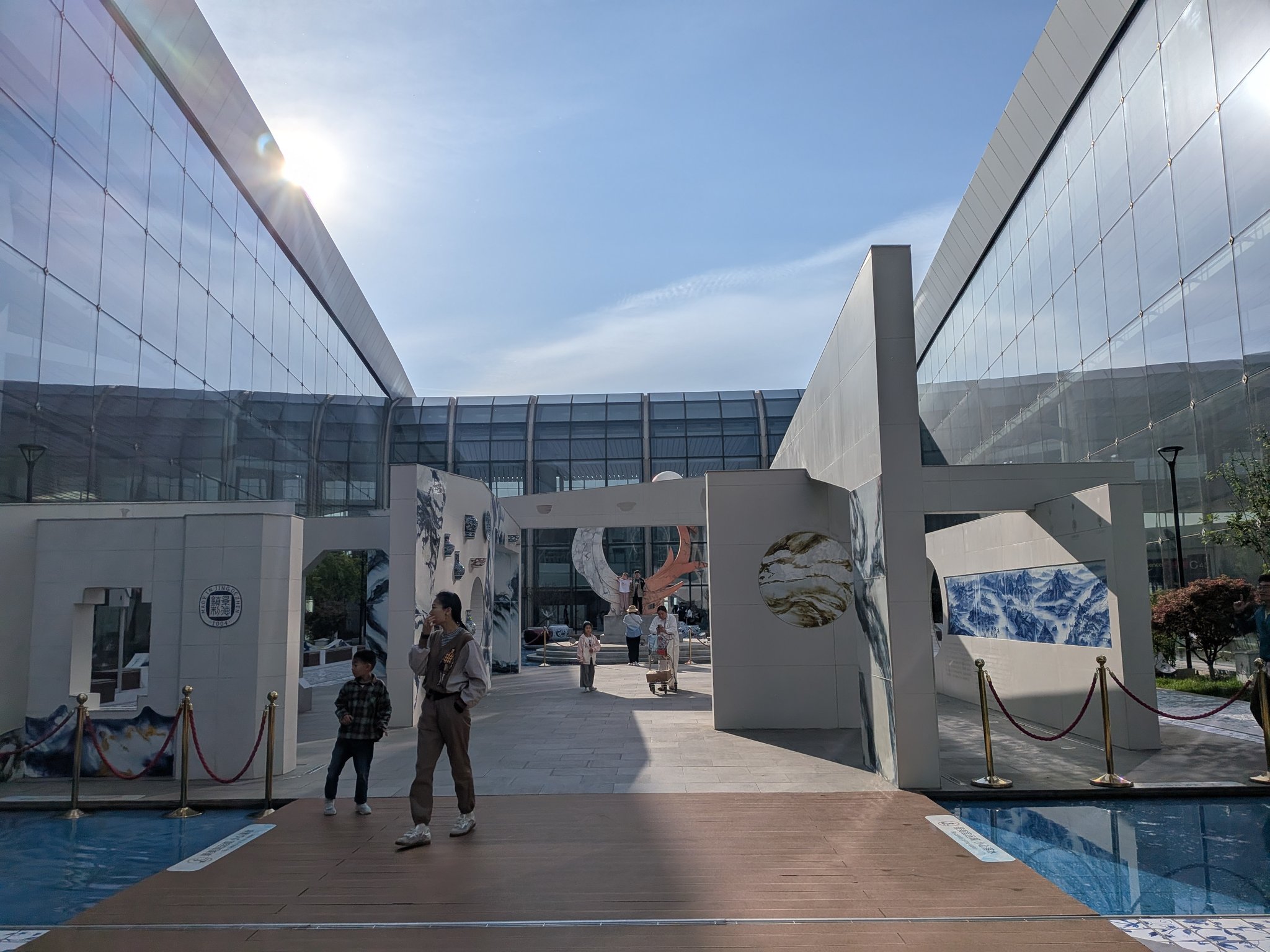 北京大興空港のターミナル内にある屋外の庭園