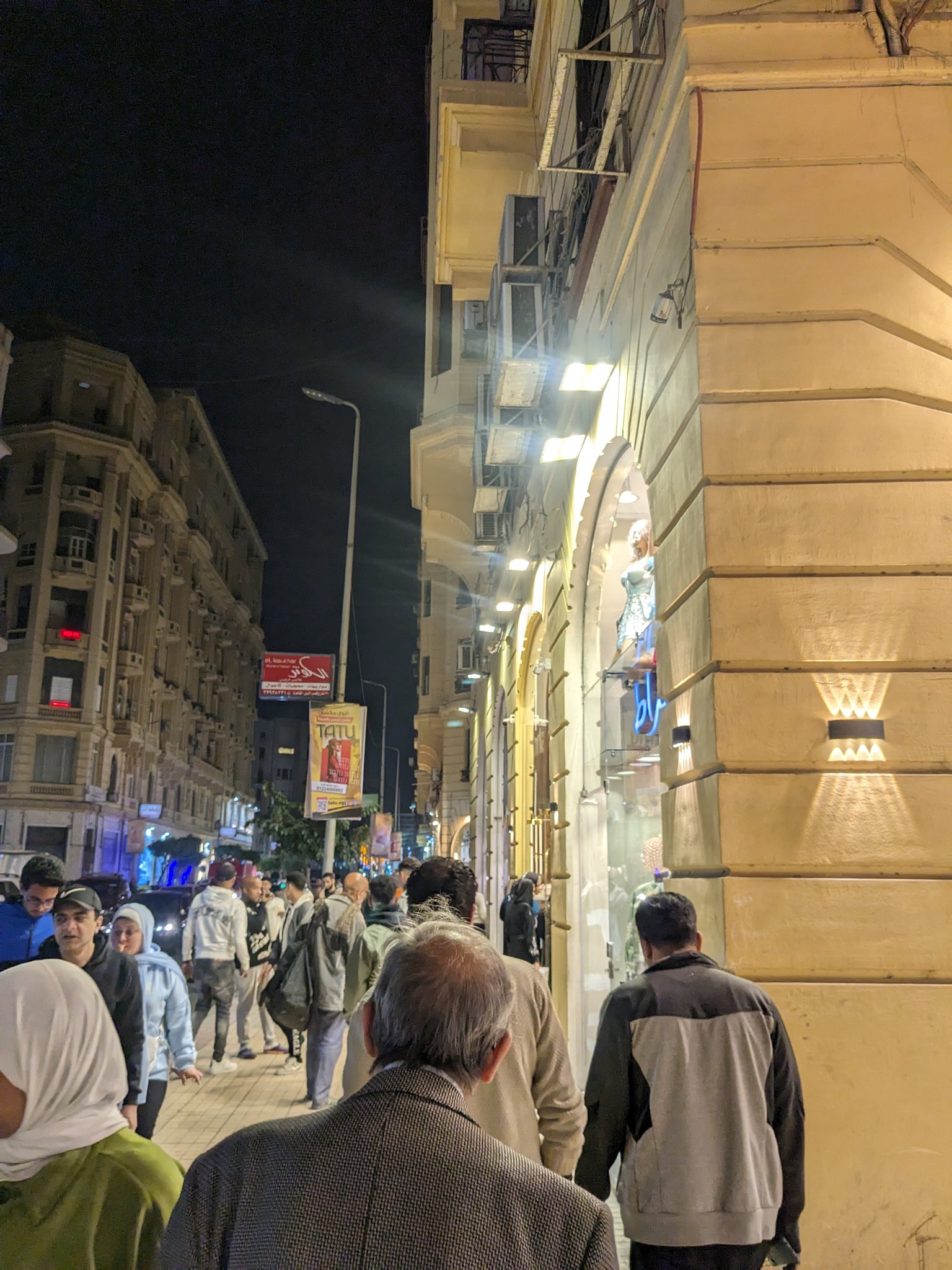 Cairo Capital Hotel 周辺の夜の街並み