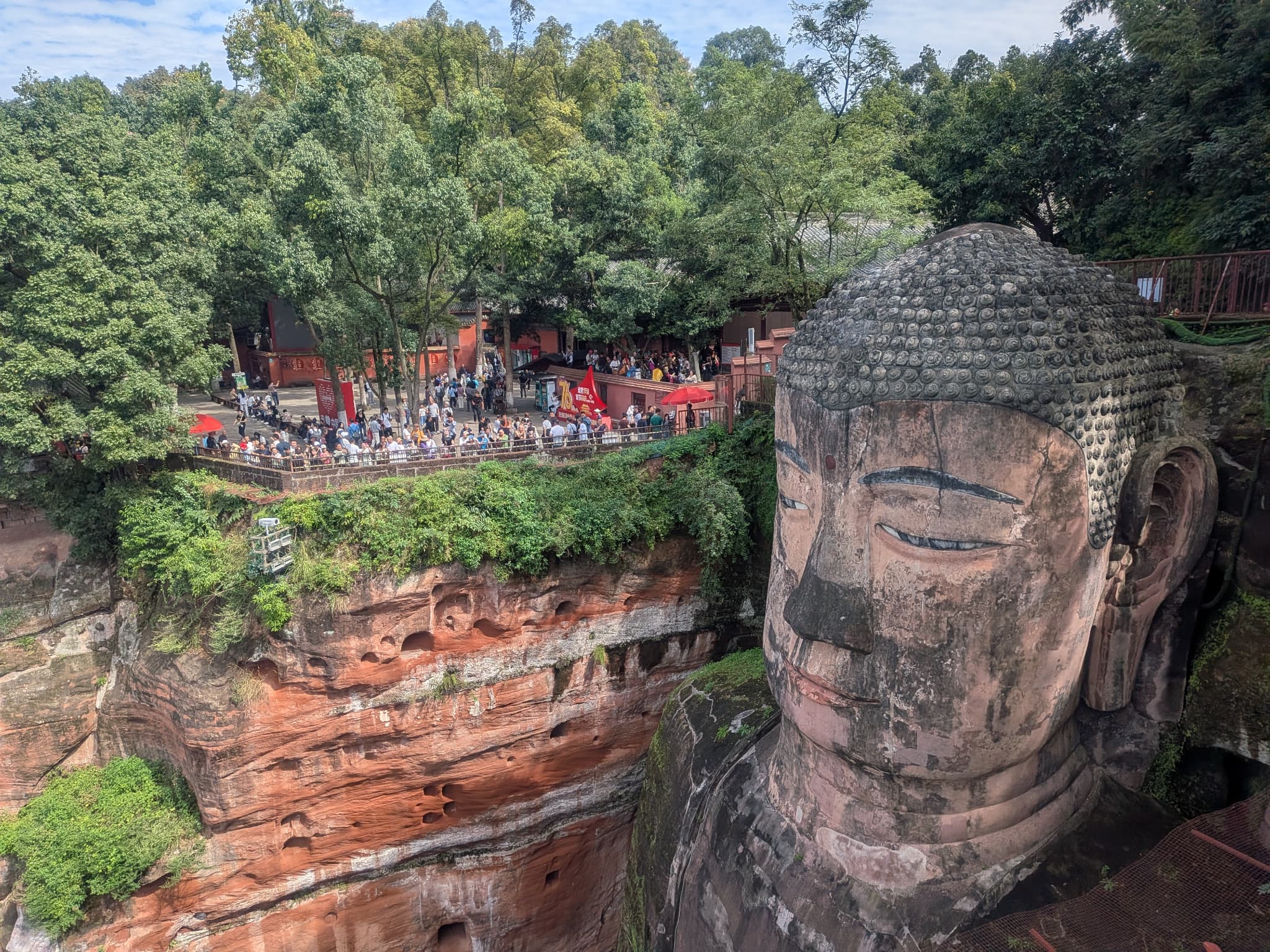 楽山大仏の頭部