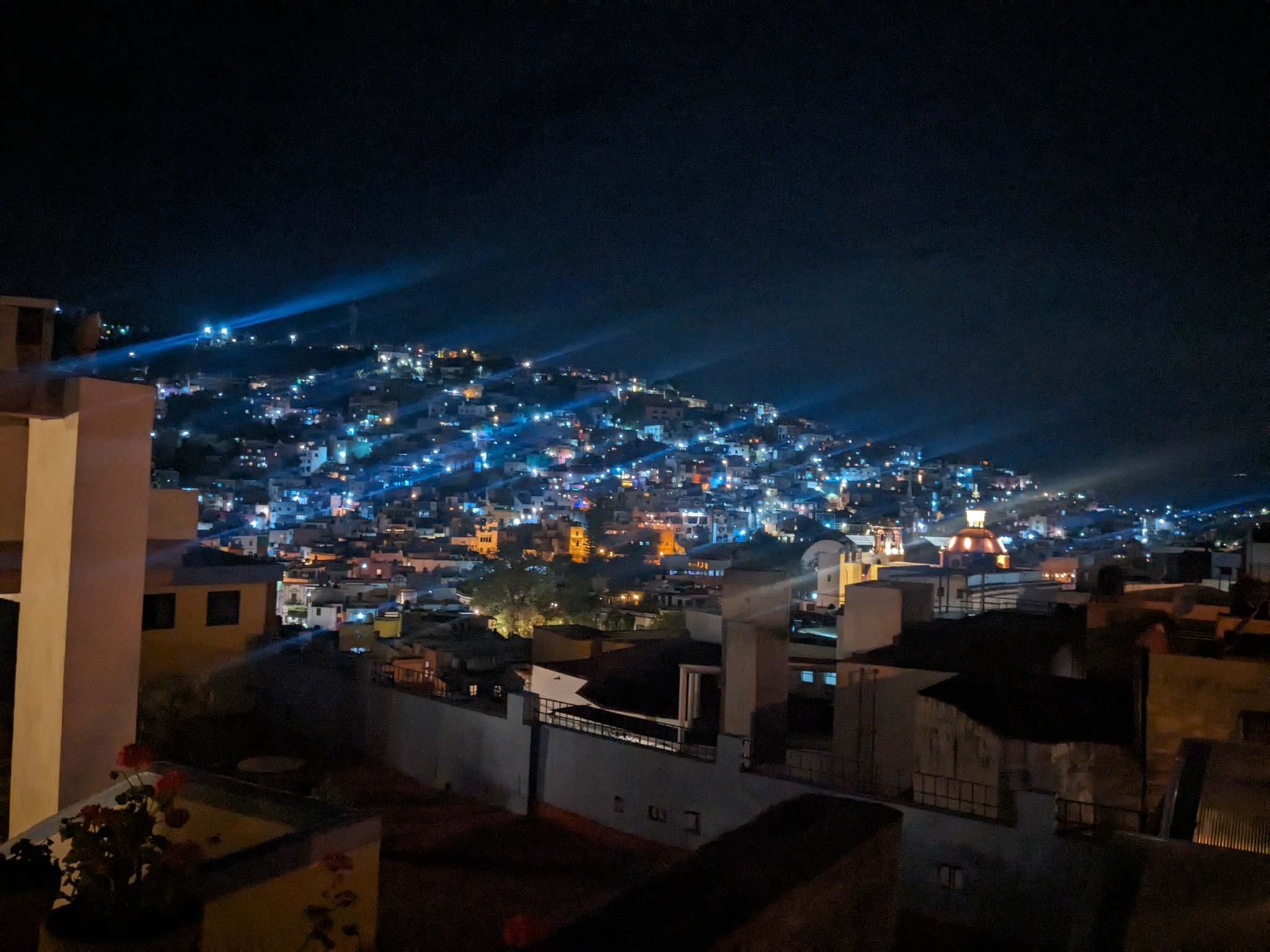 ホテルの屋上から見たグアナファトの夜景
