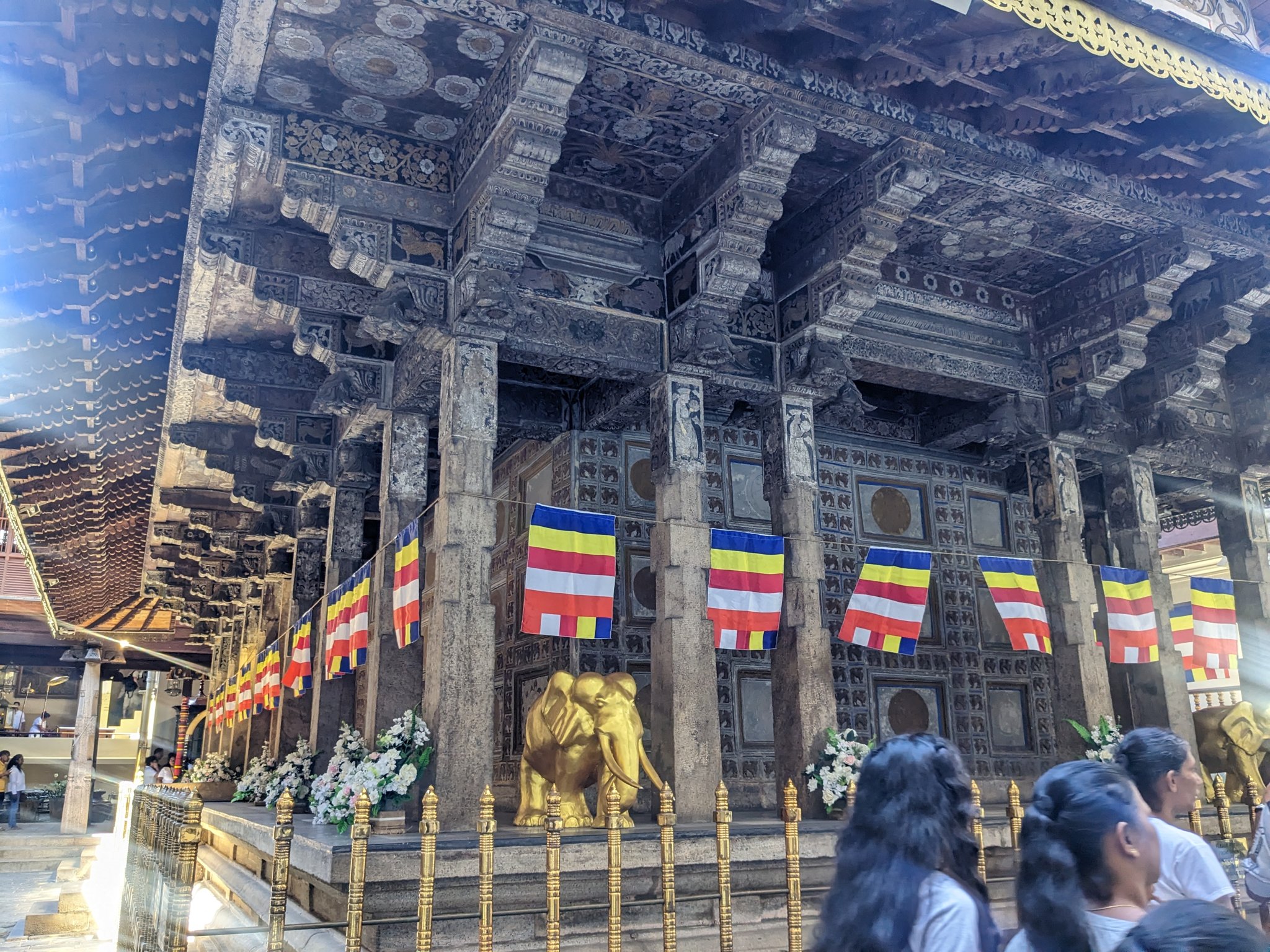 仏歯寺の本殿