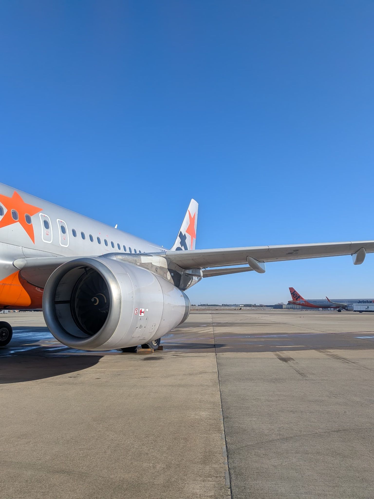 成田空港に駐機するジェットスター機