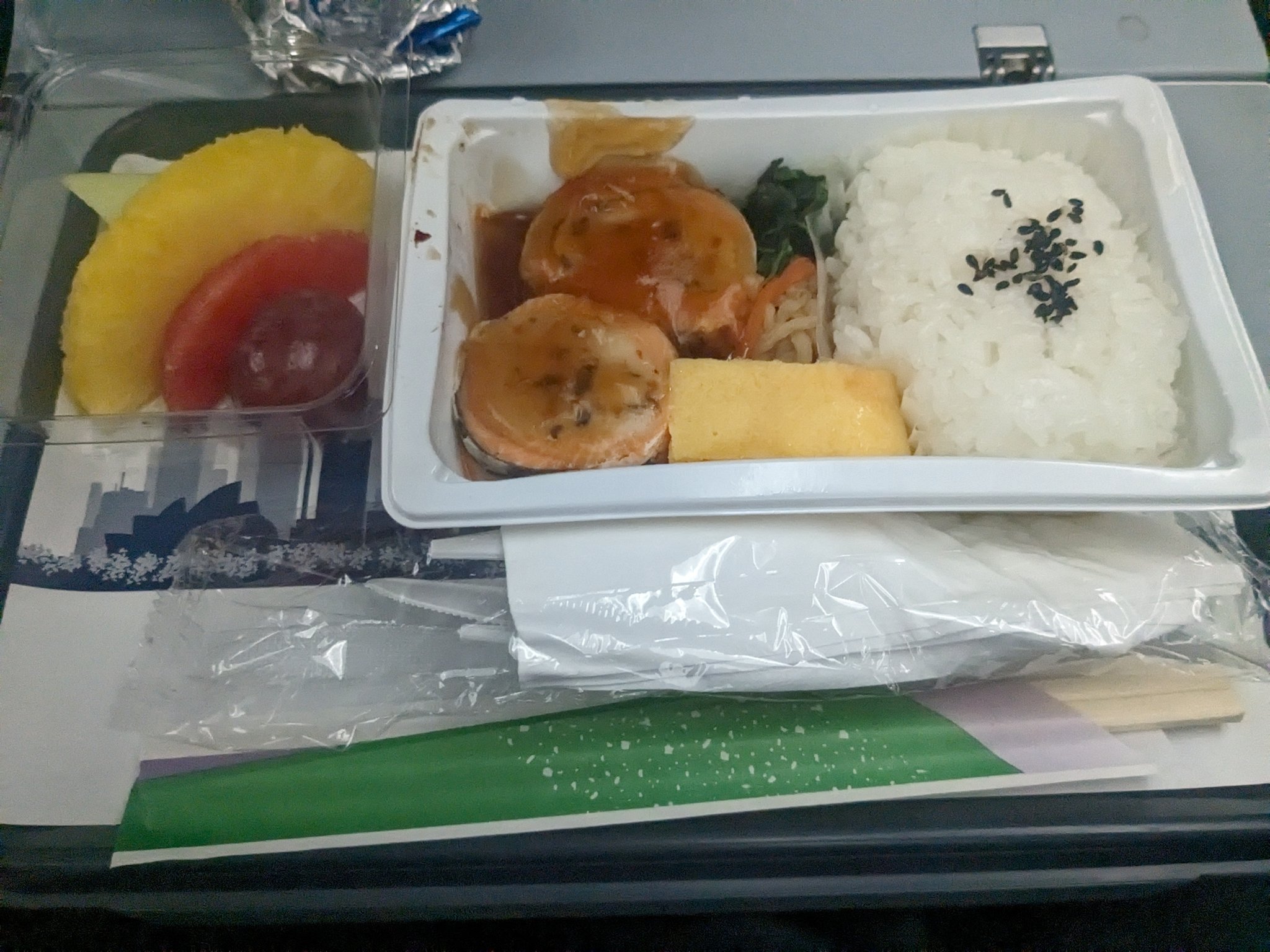 羽田からロサンゼルスへの機内食