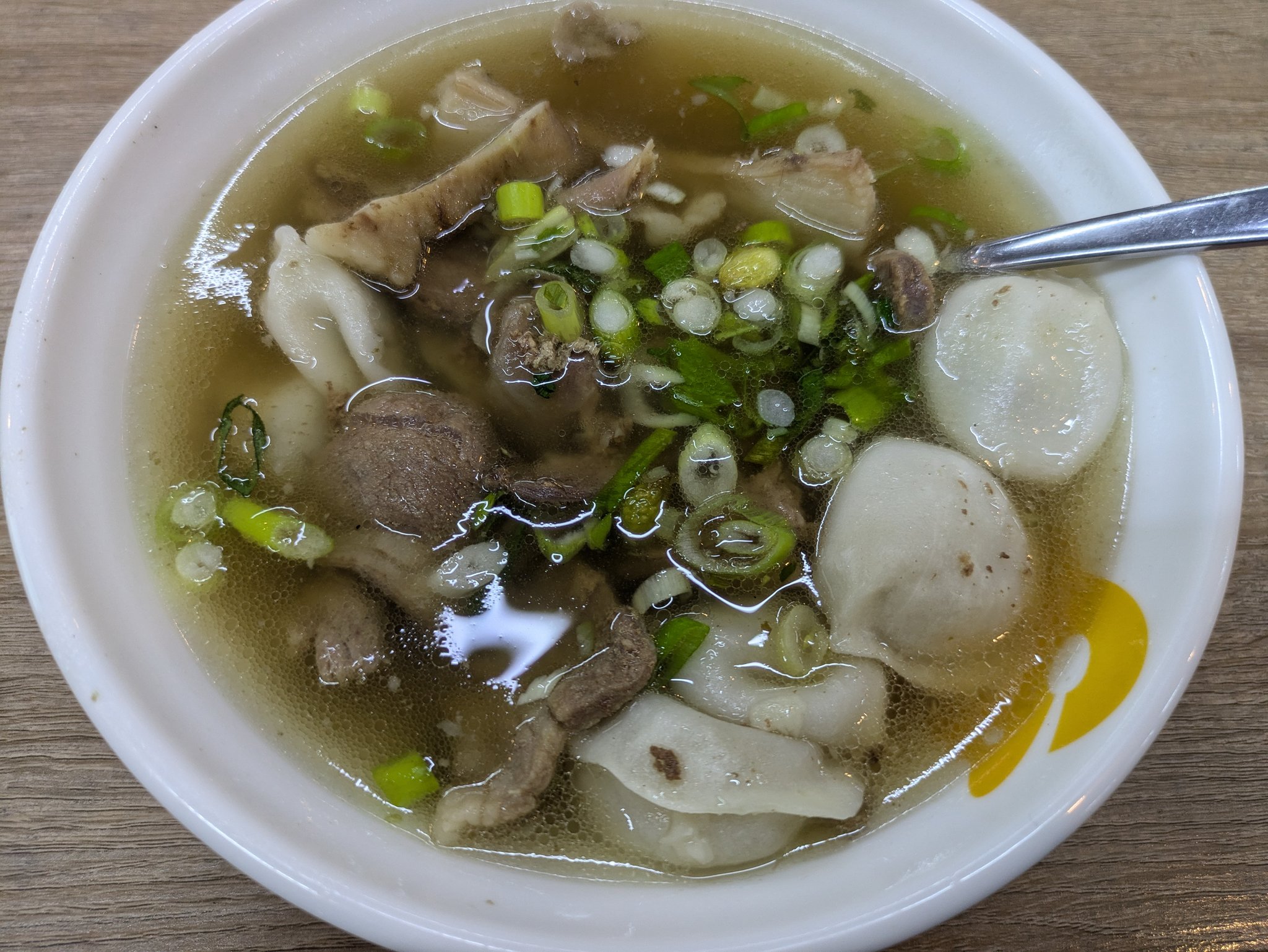 ツアーの昼食のスープ