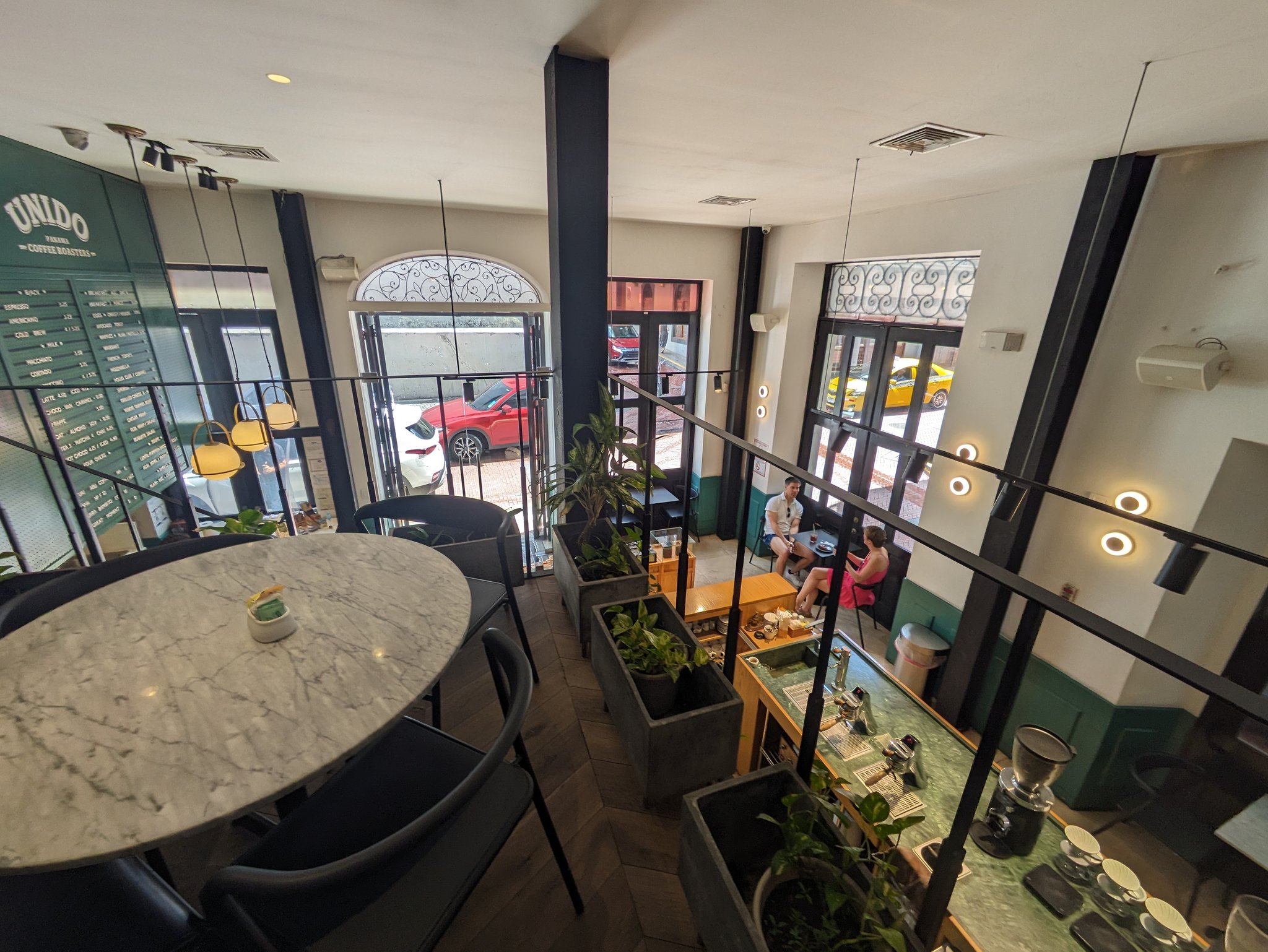 旧市街のカフェ Café Unido Casco Viejo の店内