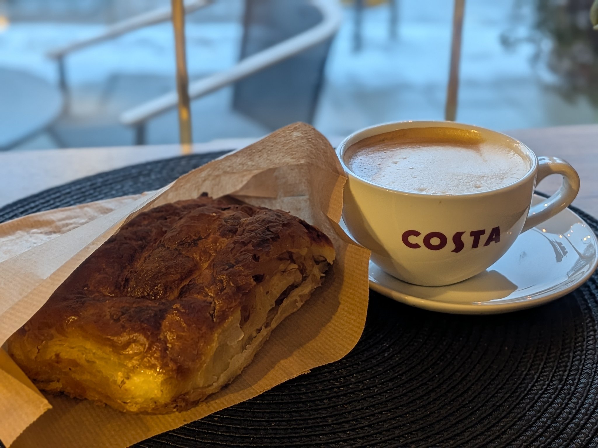 Kings Bakery Park のコーヒーとパイ