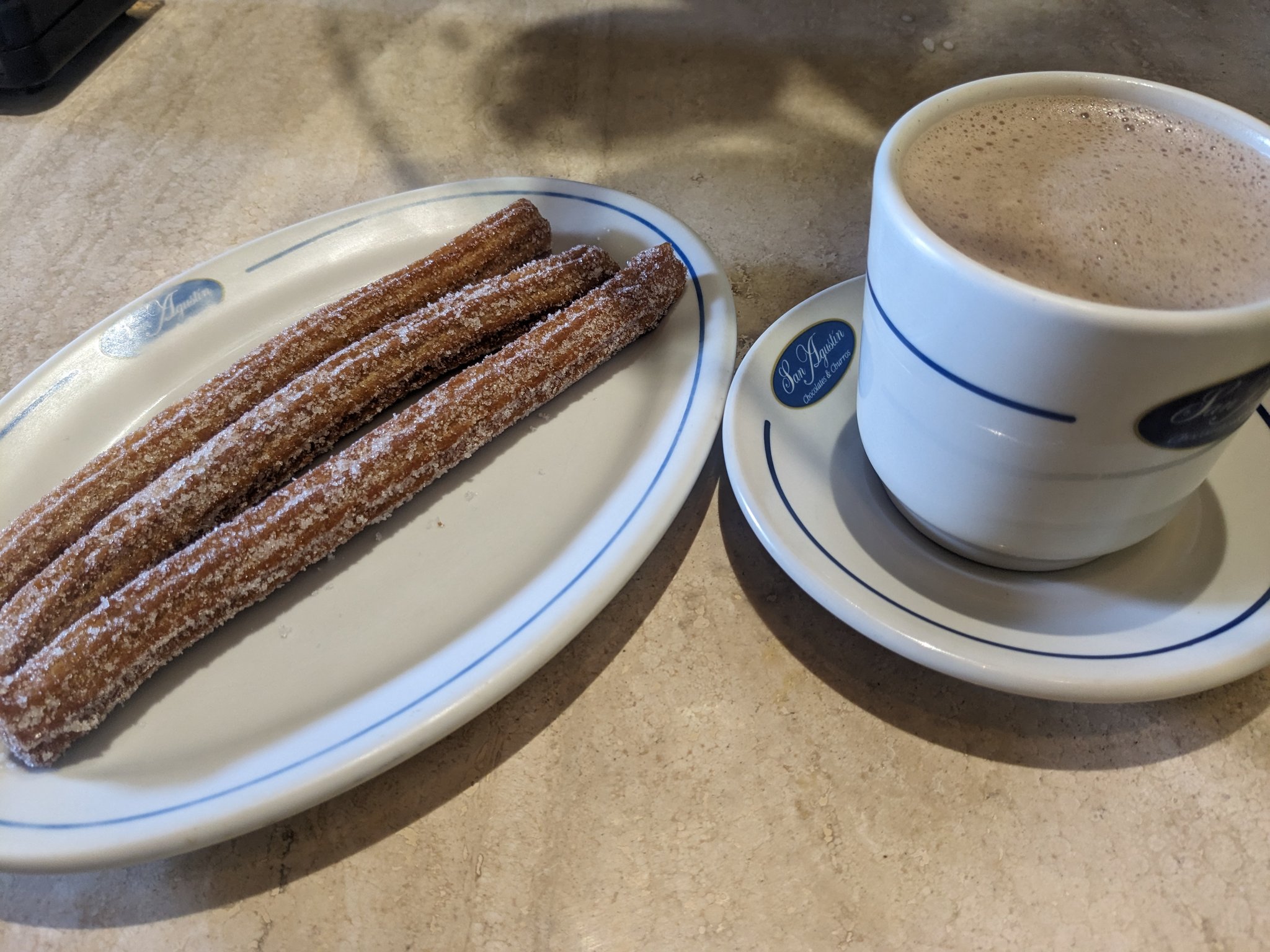 Chocolates y Churros San Agustín のチュロスとココア