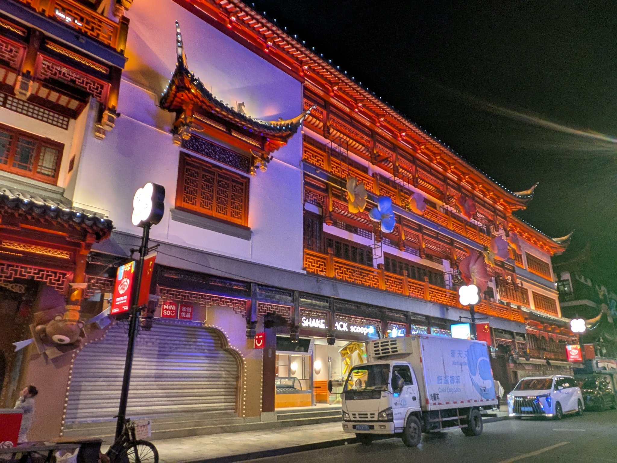 夜の豫園の建物