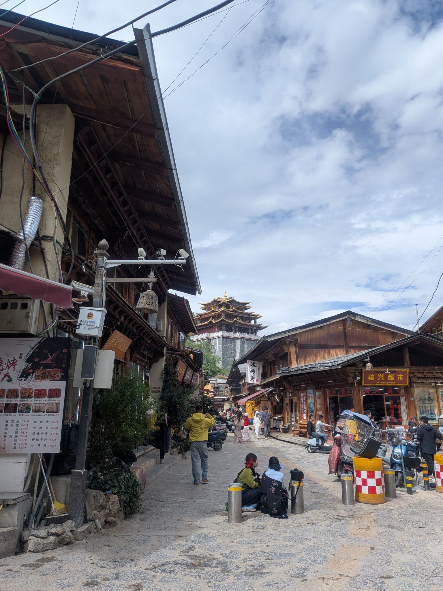 独克宗古城の街並み