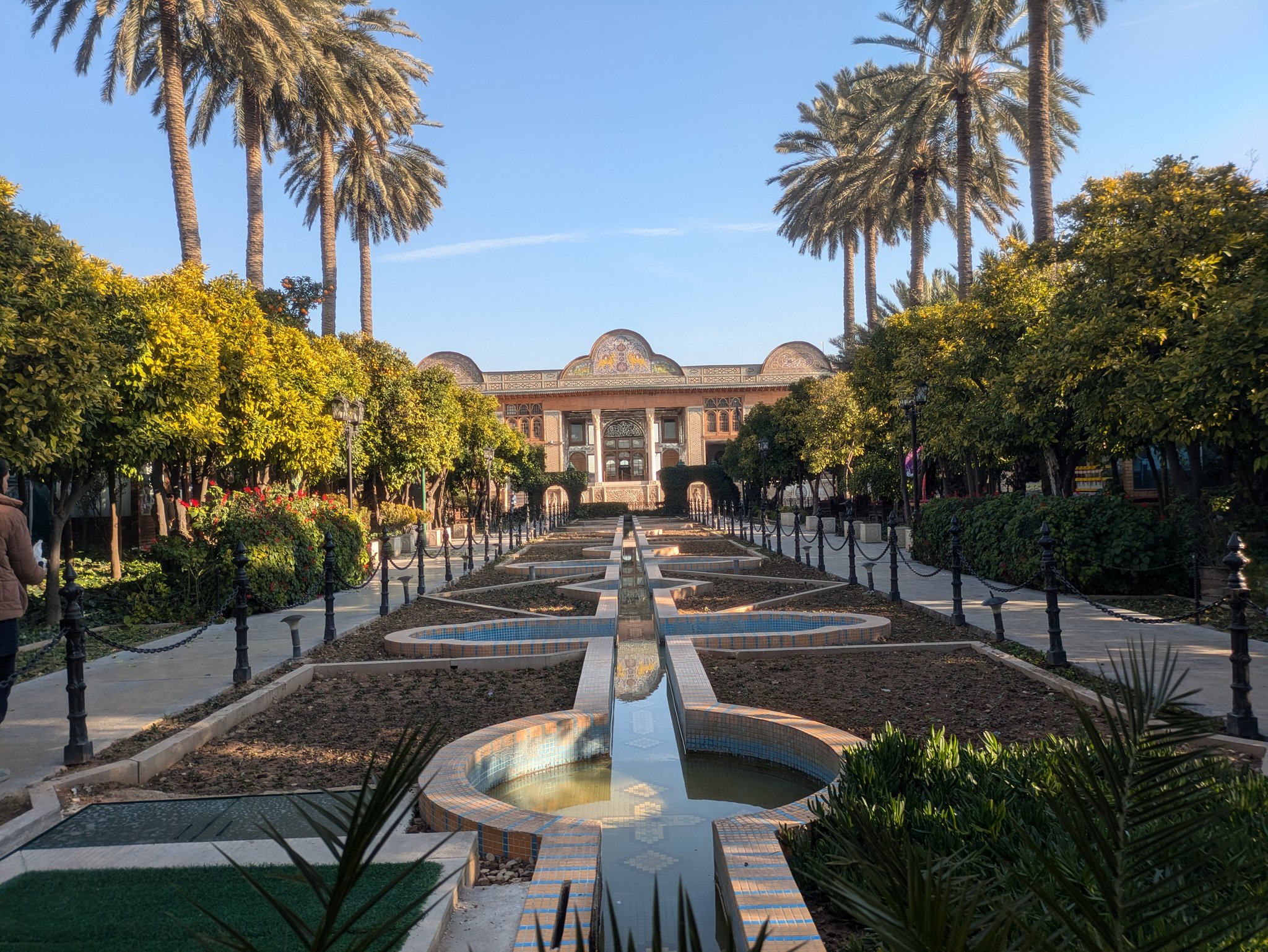 ナーレンジェスターン・ガヴァーム邸の庭園