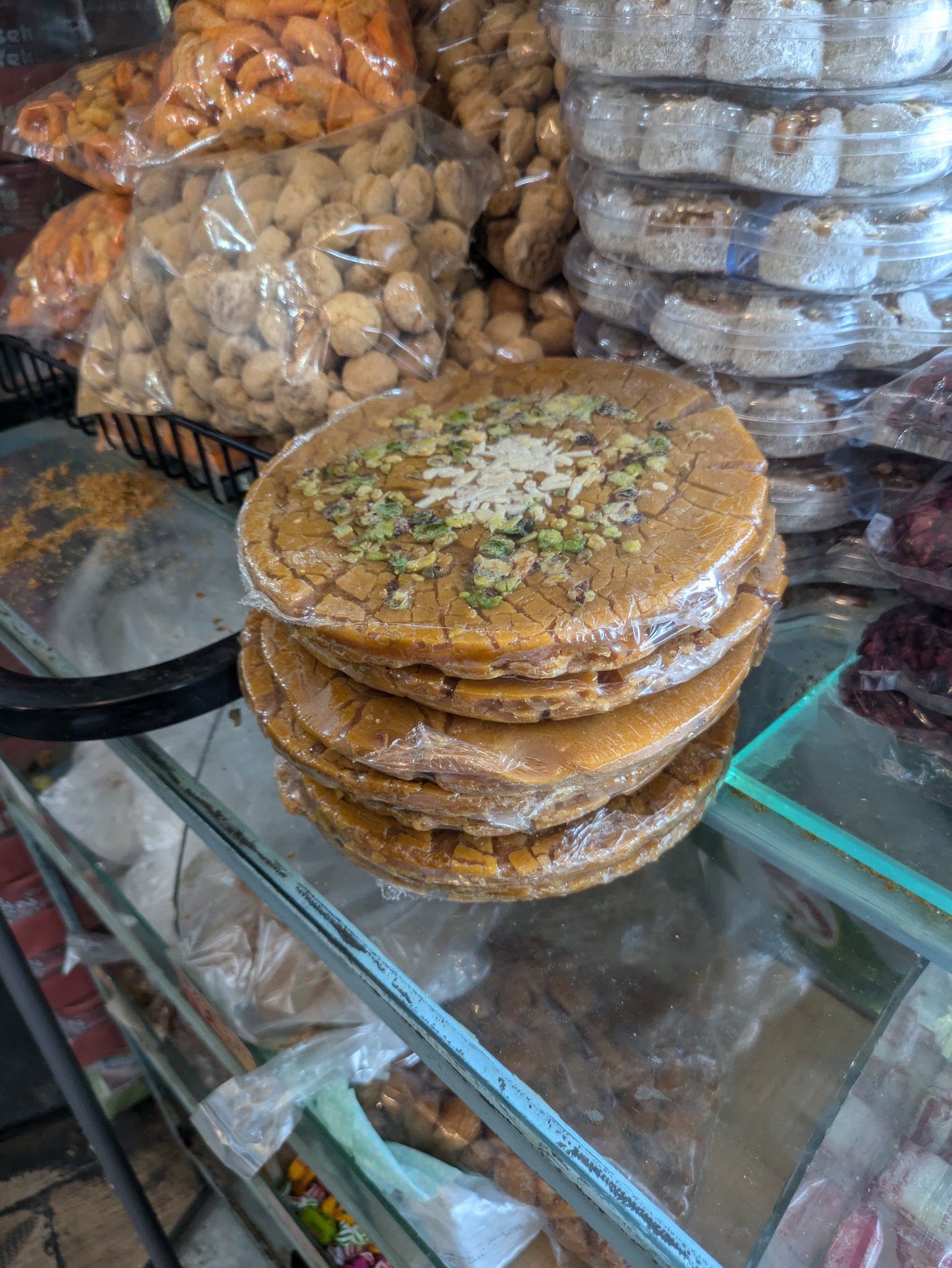 シーラーズのお菓子屋のお菓子