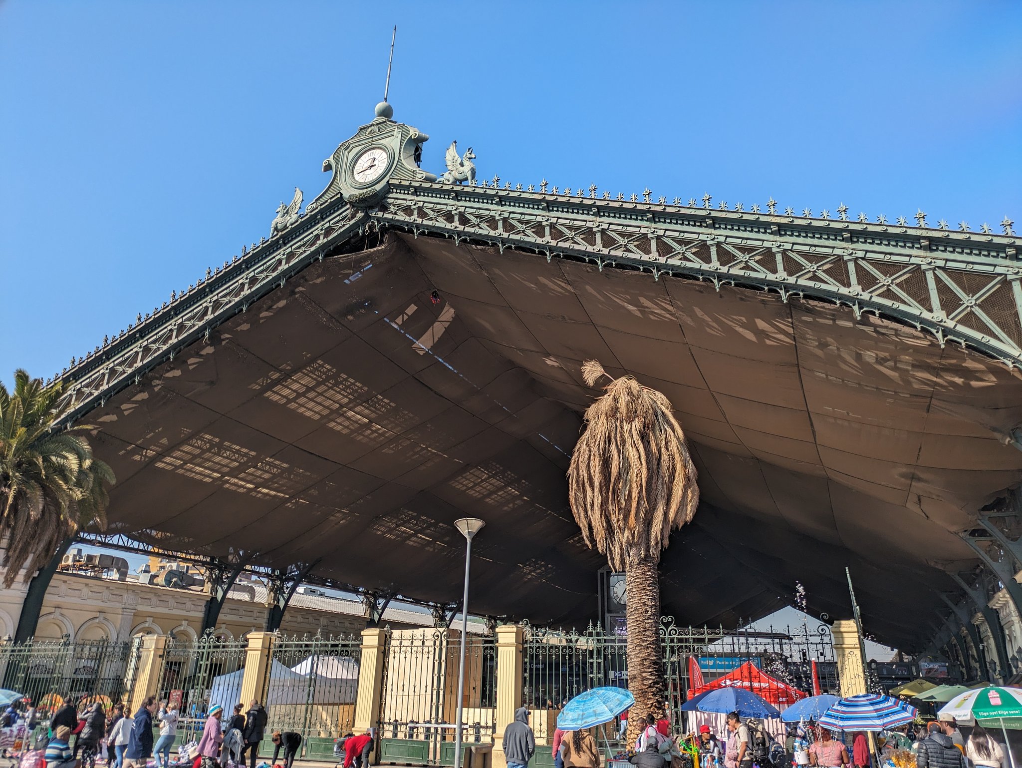 エスタシオン・セントラル駅の鉄骨の屋根